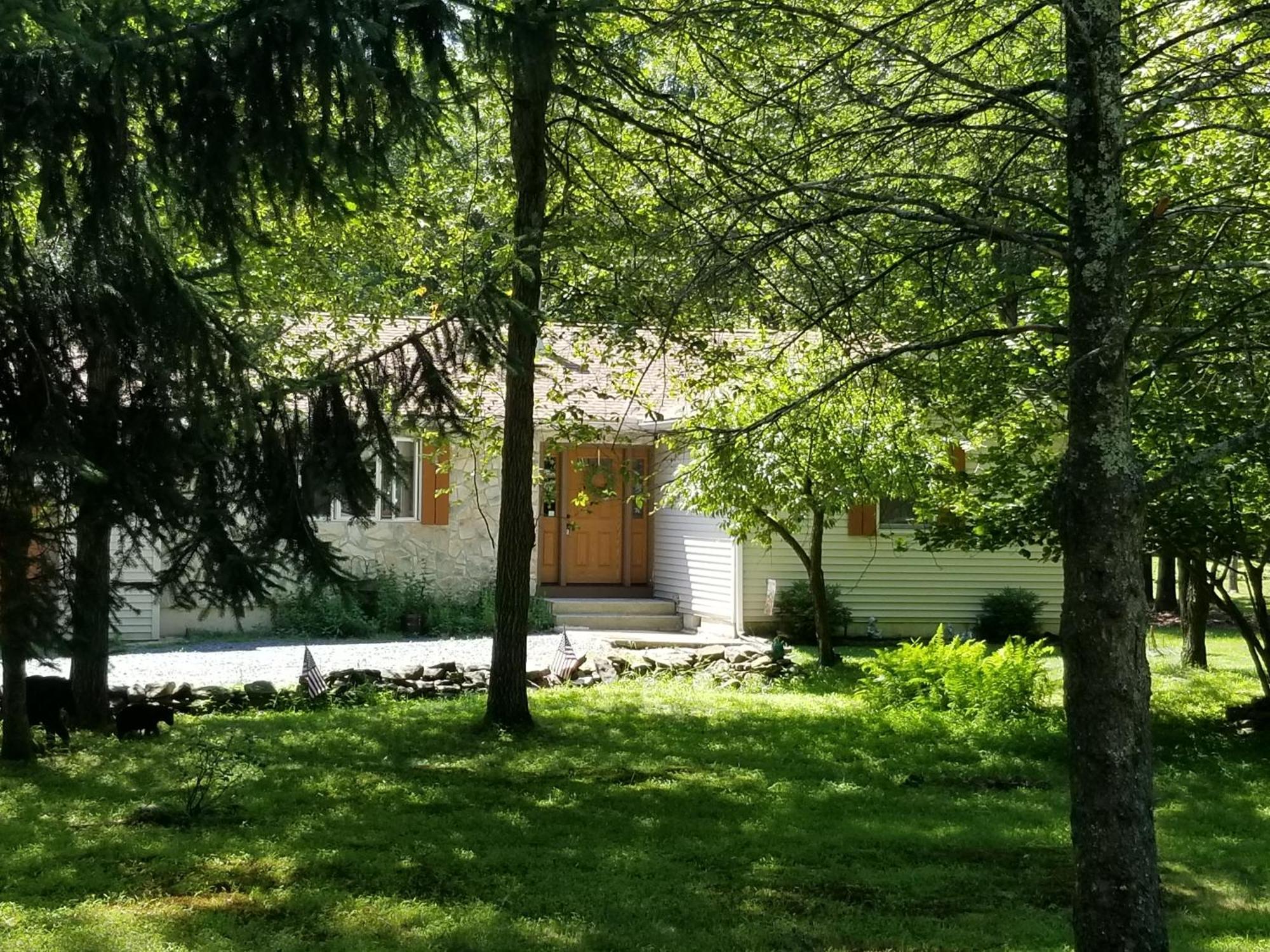 Serenity And Fun All In One In This Cozy Pocono Cabin Jim Thorpe Luaran gambar