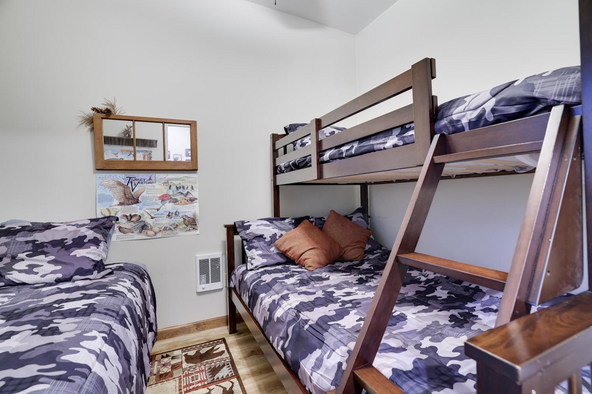 Serenity And Fun All In One In This Cozy Pocono Cabin Jim Thorpe Luaran gambar