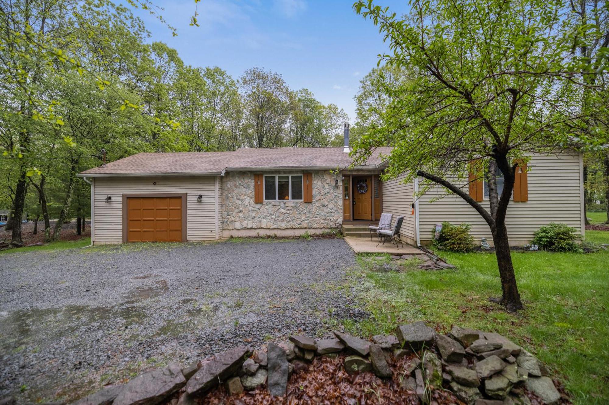 Serenity And Fun All In One In This Cozy Pocono Cabin Jim Thorpe Luaran gambar